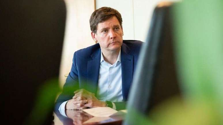 O governador da província canadense da Colúmbia Britânica, David Eby, expressou sua preocupação com o estado das relações entre seu país e os Estados Unidos