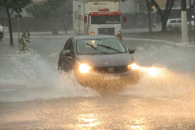 Palhetas novas e de qualidade aliviam a vista durante a chuva