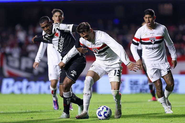 Enzo Diaz, do São Paulo, em jogo contra o Vasco