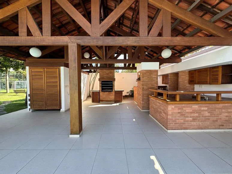 Mans&atilde;o que pais de Larissa Manoela tentam vender