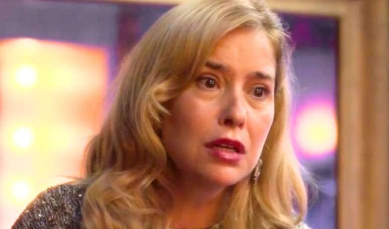 Lígia morre em 'Garota do Momento'? Após terrível incêndio armado por Juliano, mãe de Beto fica entre a vida e a morte na novela.