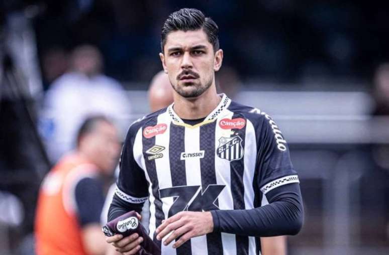 João Basso tem 9 jogos pelo Santos em 2025 –