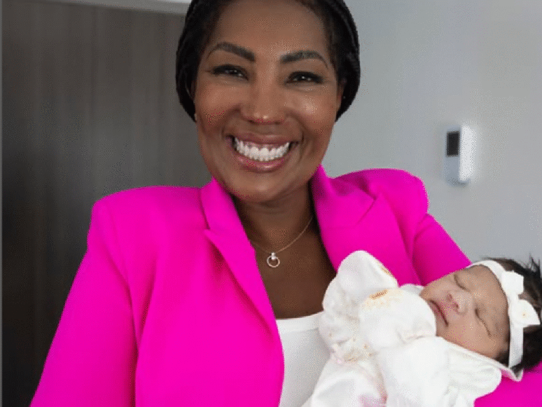 Silvana é mãe da cantora Ludmilla e postou uma foto com a neta Zuri, fazendo homenagem à criança nas redes sociais 