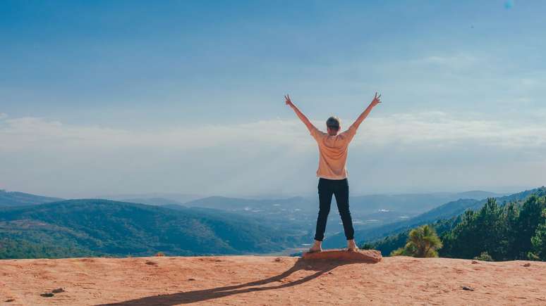 How does contact with nature offer benefits to mental health?