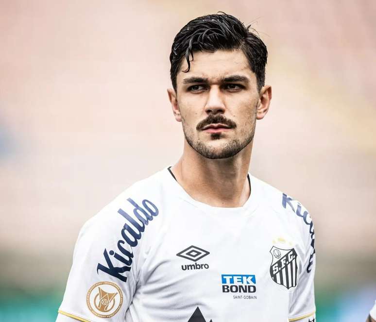 João Basso tem 9 jogos pelo Santos em 2025 –