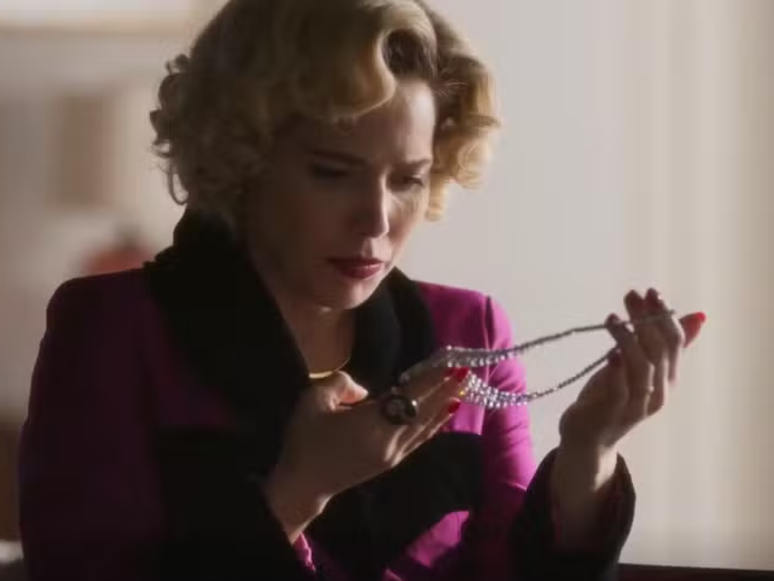 Zélia é personagem de Garota do Momento e interpretada pela atriz Leticia Colin (Foto: Reprodução/Globo)