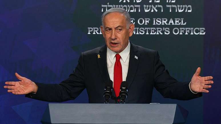 Em entrevista à Fox News neste domingo, Netanyahu foi questionado se a mudança de regime no Irã faz parte dos esforços de Israel