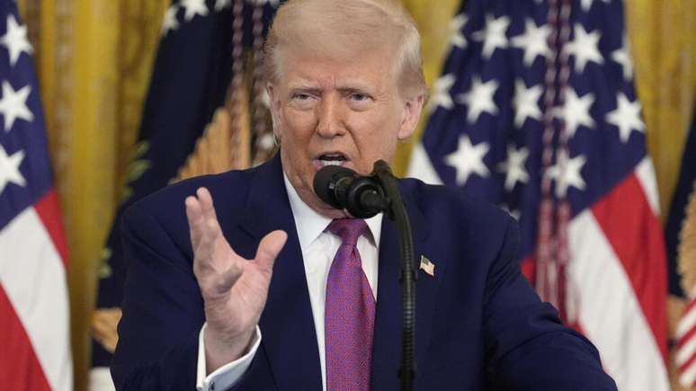 Donald Trump afirma que Estados Unidos podem se envolver no conflito entre Israel e Irã.
