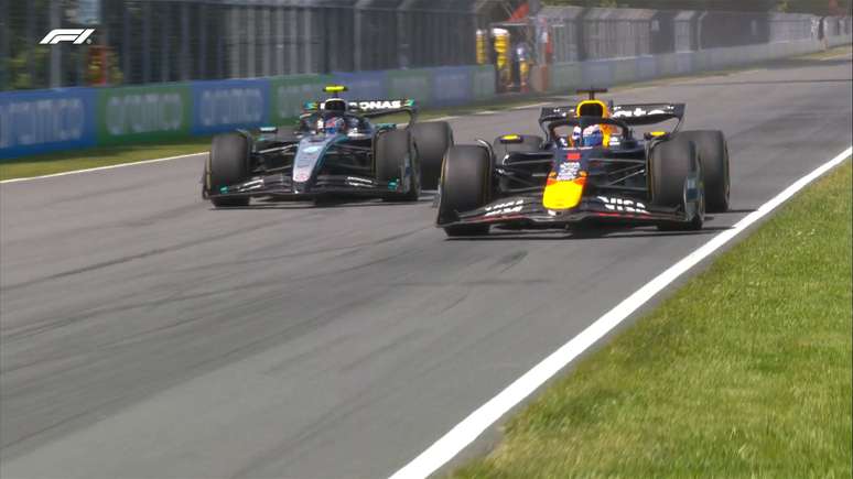 Kimi Antonelli e Max Verstappen disputando