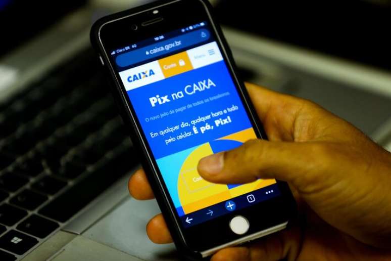 Pico de reclamações sobre o pix da Caixa ocorreu entre o final da manhã e o começo da tarde desta segunda-feira, 16, conforme o site 'Downdetector', que compila reclamações sobre serviços online