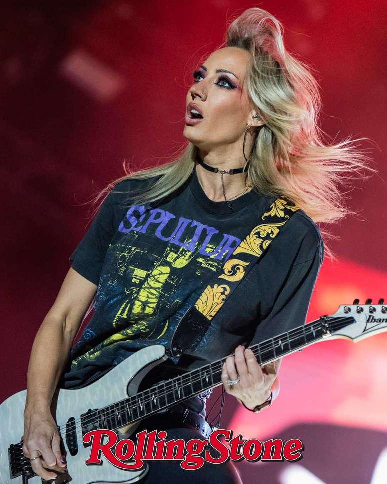 Nita Strauss participando de show de Larissa Liveir no Best of Blues and Rock -