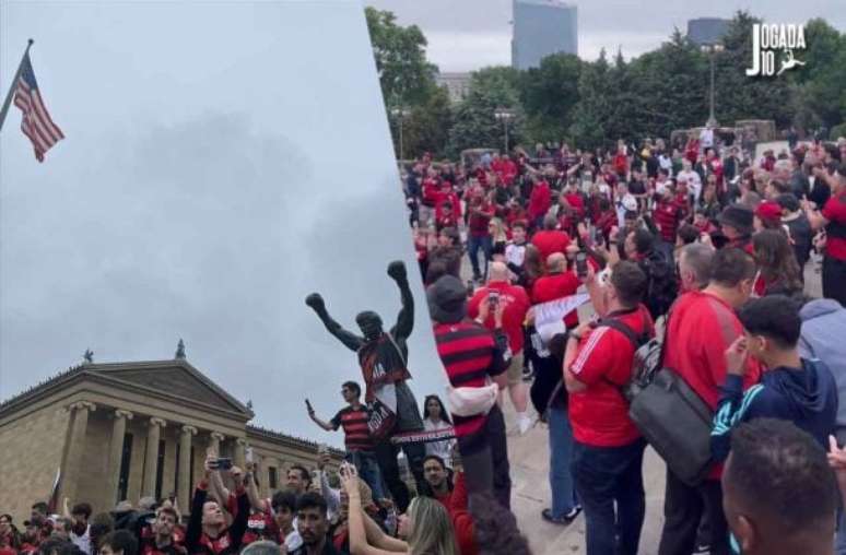 Fotos: Divulgação/Reprodução/Flamengo - Legenda: Torcedores do Flamengo fazem grande festa na escadaria do Rocky Balboa