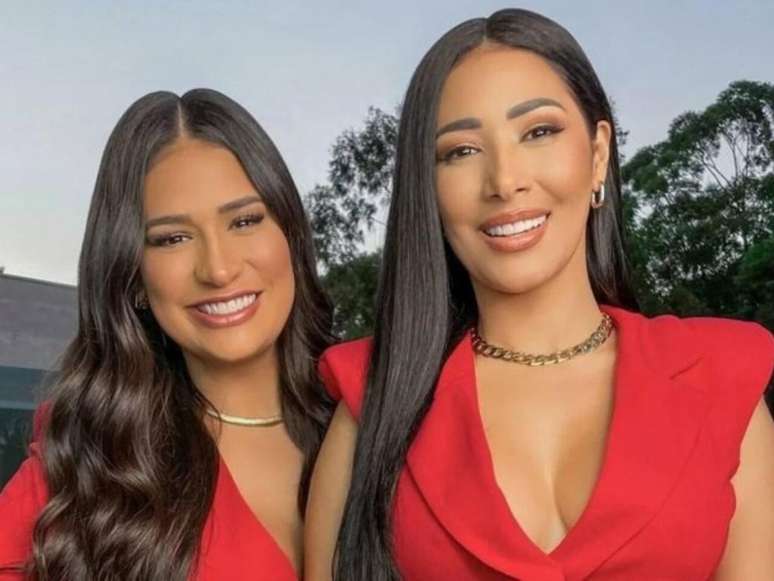 Simone parabeniza Simaria em seu aniversário (Foto: Instagram)