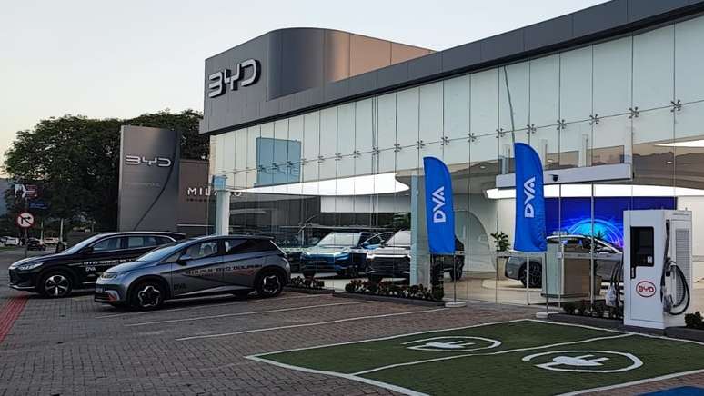 Carros da BYD poderão carregar sem aplicativo e sem cartão de crédito