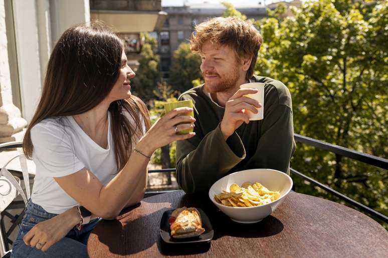 Entenda quais são as bebidas mais indicadas para ingerir durante as refeições