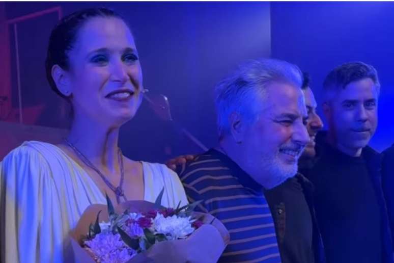 Mel Lisboa se emocionou ao lado de Roberto de Carvalho