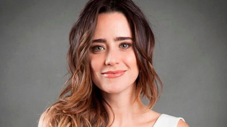 Após 9 anos, atriz Fernanda Vasconcellos retorna à TV Globo