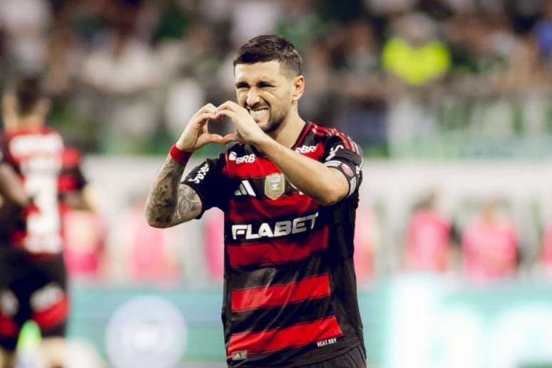 Arrascaeta em ação pelo Flamengo