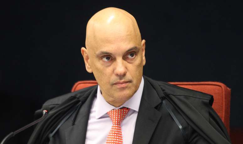 “I speak, you are quiet,” says Moraes to the lawyer during a statement by Mauro Cid “I speak, you are quiet,” says Moraes to the lawyer during a statement by Mauro Cid