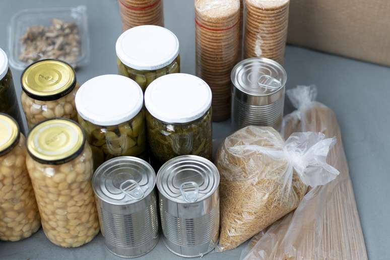 Alimentos podem ser consumidos após a validade