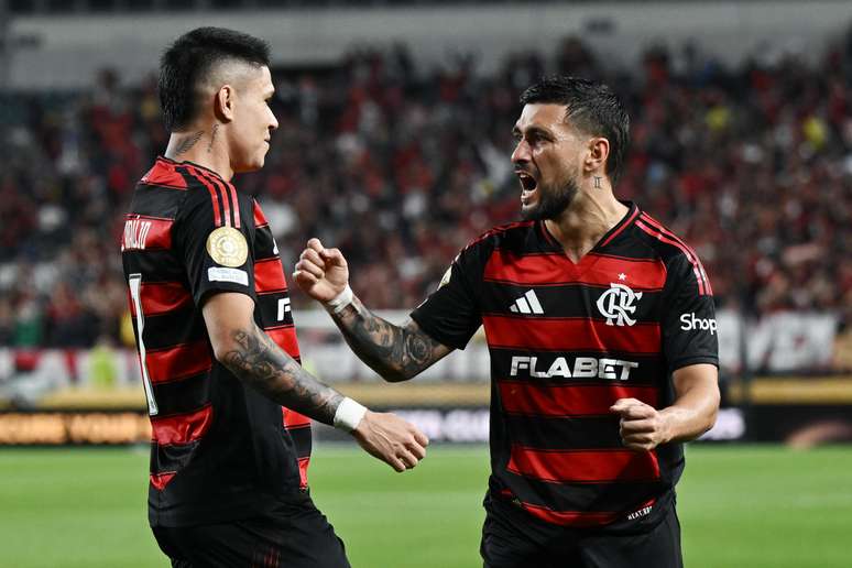 Arrascaeta comemora gol do Flamengo contra o Esperance Tunis