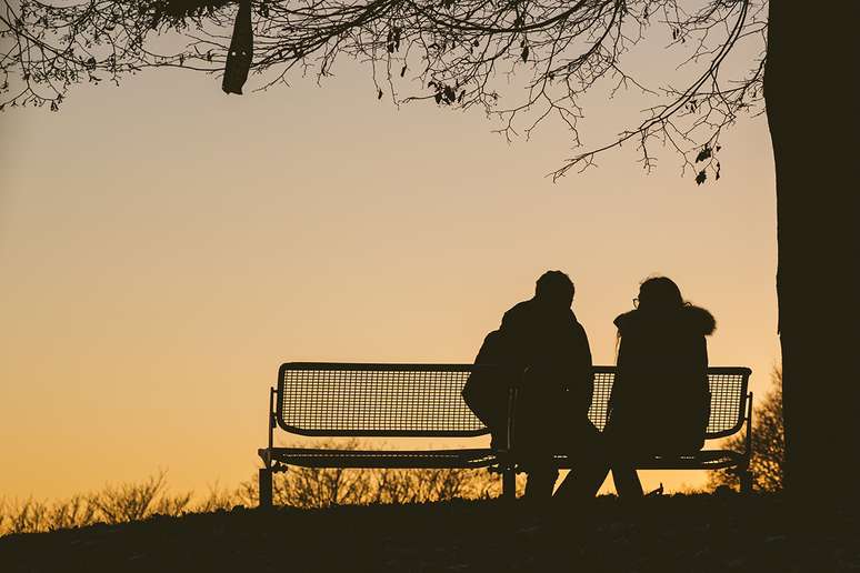 Ciúmes, desconfiança e decepção: como se livrar de emoções que sabotam o amor