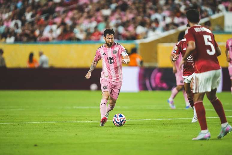 Lionel Messi não teve vida fácil na primeira rodada –