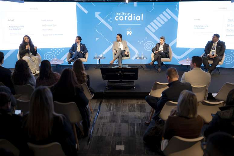 Em evento realizado pelo Instituto Cordial com o apoio da 99, especialistas de diferentes segmentos debateram o papel do motoapp na sociedade