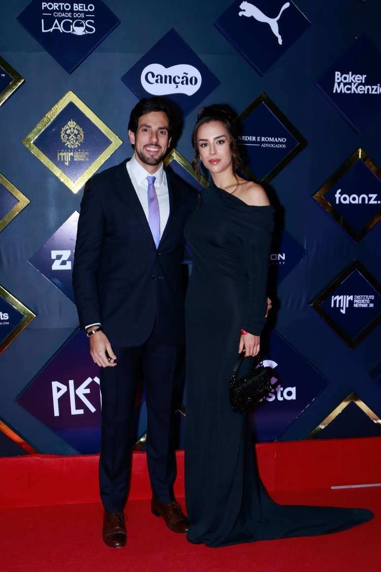 Julinho Casares e Lara Silva no leilão do Instituto Neymar