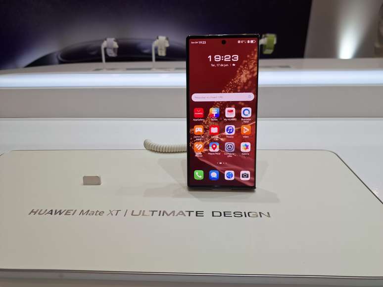 Huawei Mate XT