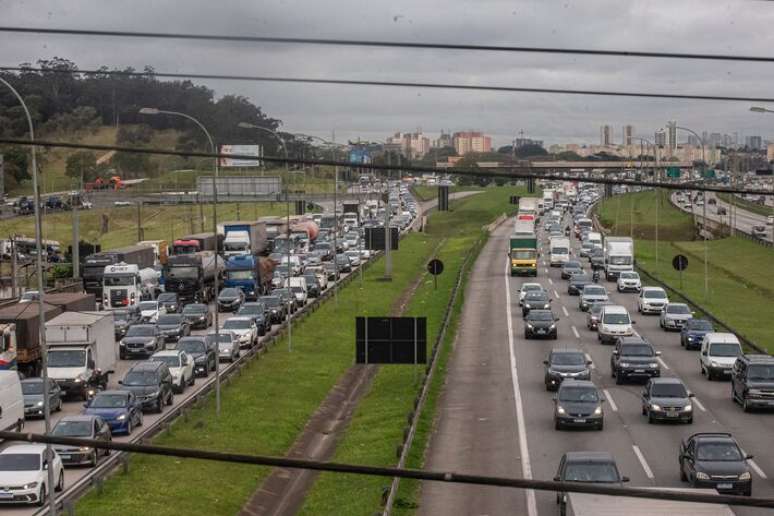 Castelo Branco deve ser a rodovia paulista com maior movimento neste feriado de Corpus Christi, segundo a Artesp.