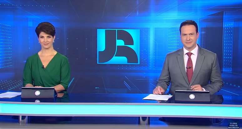 Formação inédita no 'Jornal da Record': Maria Godoy está temporariamente no lugar de Christina Lemos e Eduardo Ribeiro assumiu o posto de Sergio Aguiar