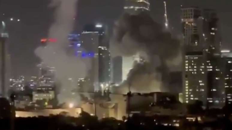 Bombardeio iraniano a Tel Aviv; Irã teria lançado mísseis para todo o território de Israel