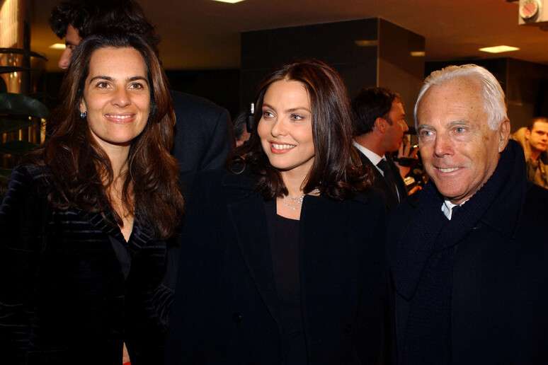 Giorgio Armani com Roberta Armani e Ornella Mutti