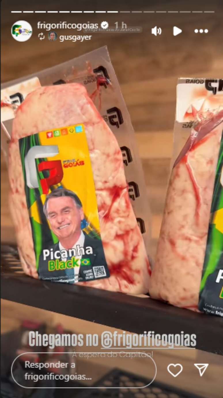 Gustavo Gayer compartilha foto de picanha com o rosto de Jair Bolsonaro no rótulo