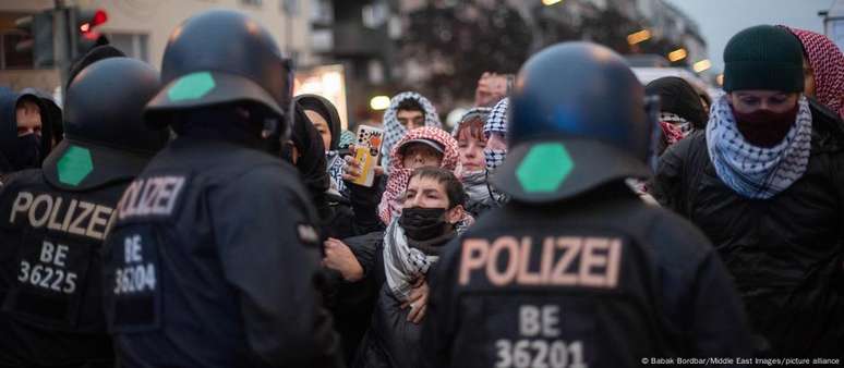 Carta do Conselho Europeu a Berlim cita relatos de abusos cometidos pela polícia contra manifestantes