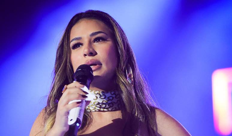 Simone Mendes é detonada por empresário após experiência desagradável em show: ‘Artista muito falsa, nojenta’.