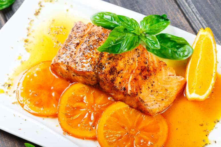 Salmon with orange sauce and honey Salmon with orange sauce and honey