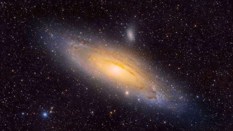 Não são as galáxias que se afastam umas das outras, mas o espaço entre elas, o tecido do próprio Universo, que se expande com o passar do tempo