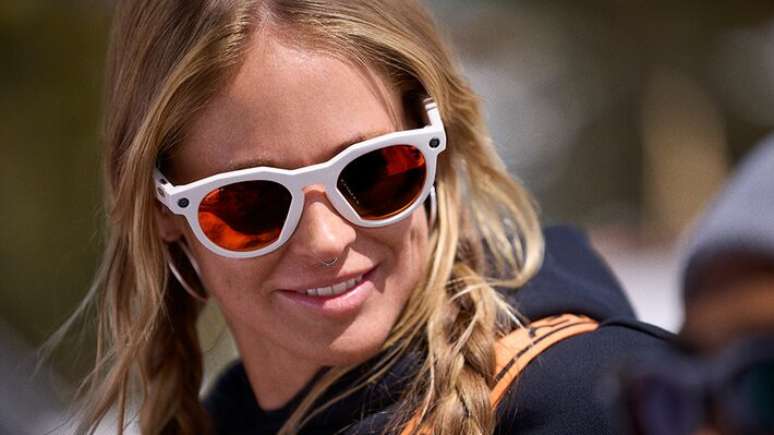 Meta anuncia novos óculos inteligentes em parceria com Oakley e Prada