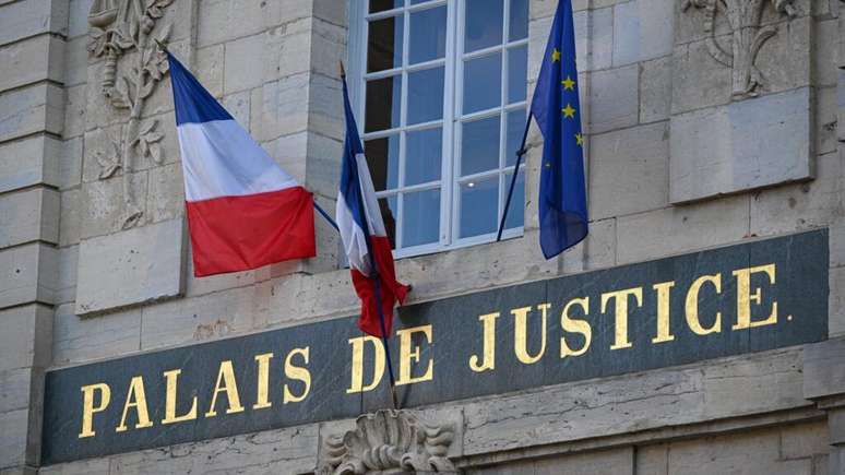 Três pessoas e duas empresas estão sendo julgadas em Châlons-en-Champagne por tráfico de seres humanos e trabalho escravo.
