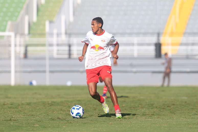 Ryan Santos, jogador do time sub-17 do Red Bull Bragantino. 