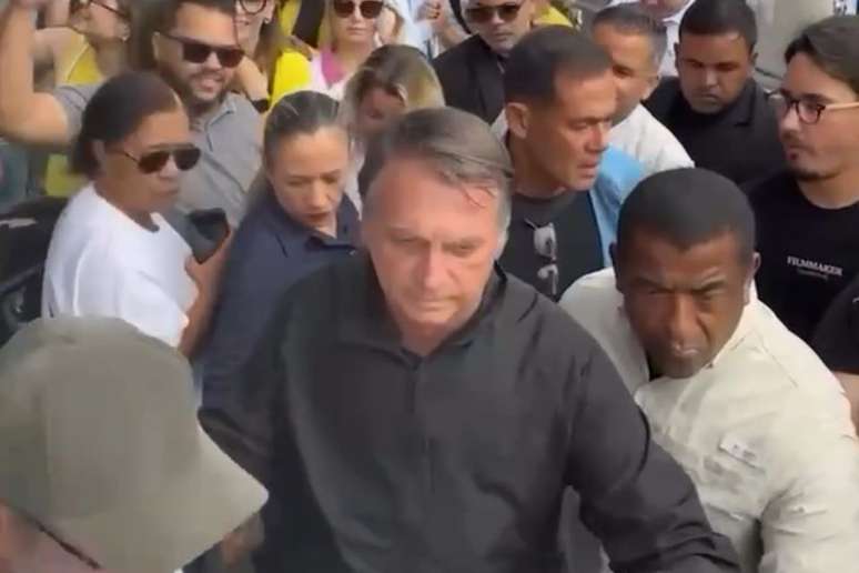 Na manhã desta sexta-feira, 20, Jair Bolsonaro (PL) passou mal e precisou cancelar sua agenda em Goiás