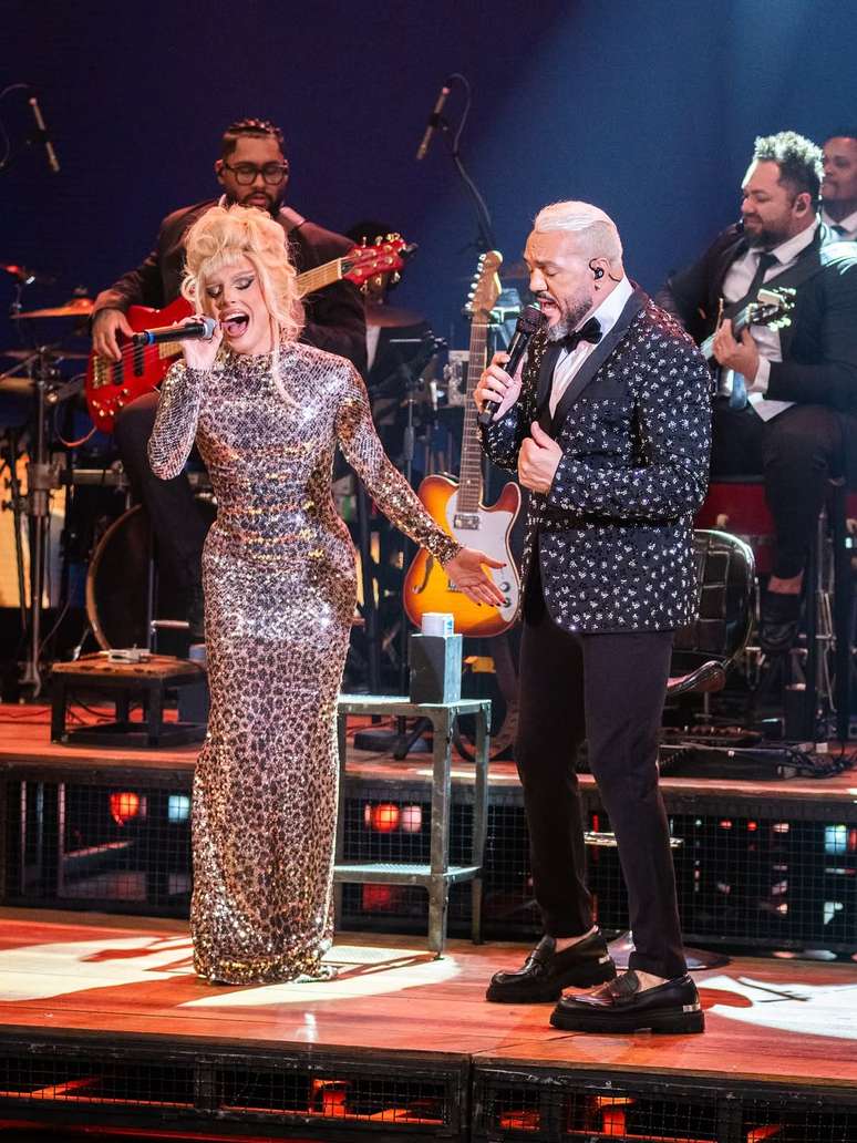Diego Martins canta com Belo no Altas Horas - Globo