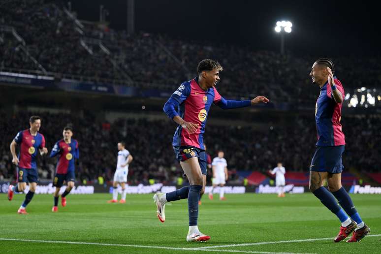 Yamal comemorando o primeiro gol. 