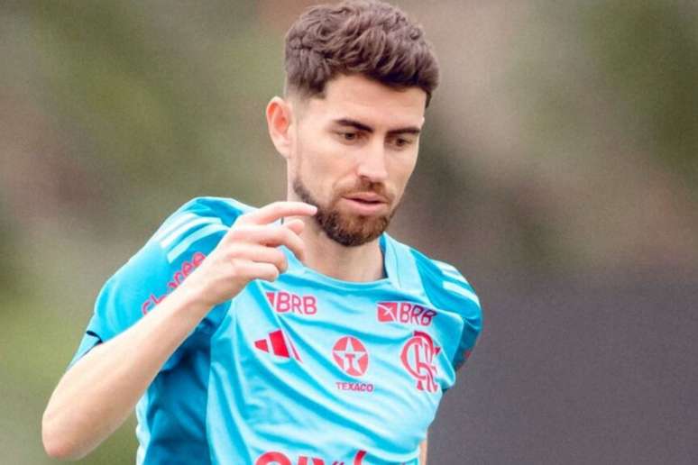 Jorginho durante treino pelo Flamengo