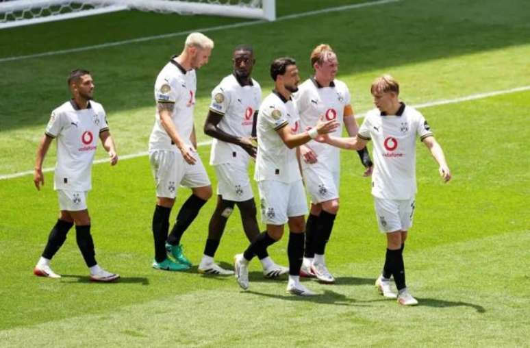 Mamelodi Sundows quase consegue arrancar empate contra Borussia Dortmund –