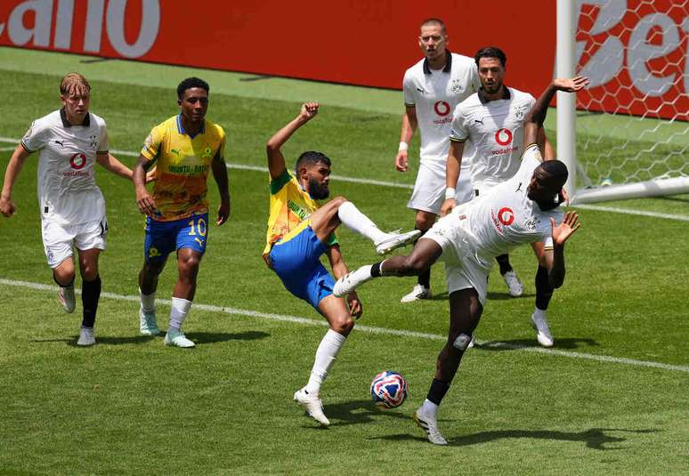 Mamelodi Sundows quase consegue arrancar empate contra Borussia Dortmund –