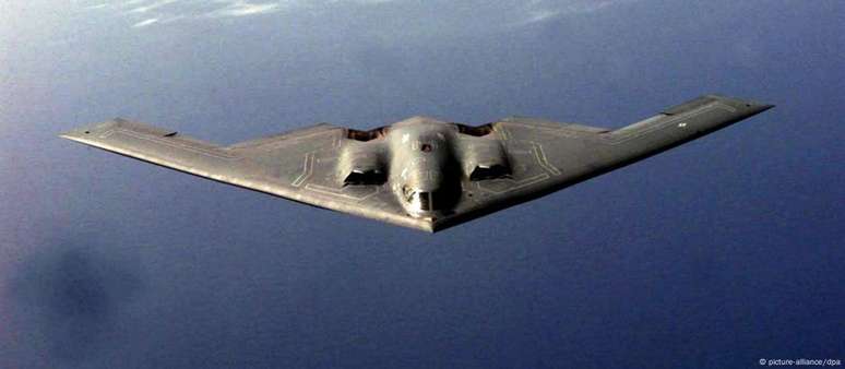 Bombardeiros B-2 poderiam ser usados para atacar instalação nuclear subterrânea de Fordo, no Irã (foto de arquivo)