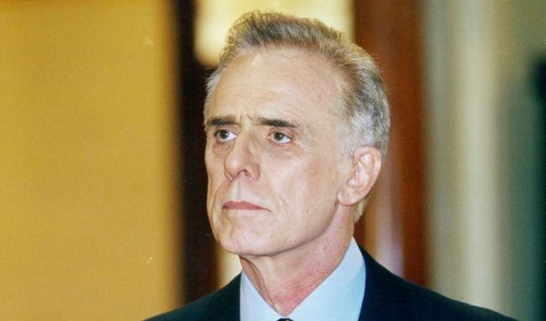 Francisco Cuoco quase trocou a Globo pelo SBT em 1993 para atuar e dirigir novela jamais produzida.